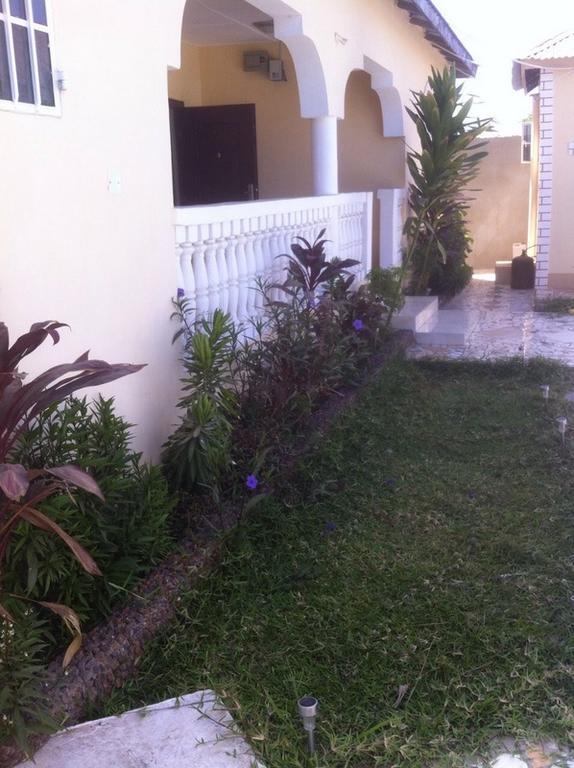 Dream Nest Brufut Exterior photo